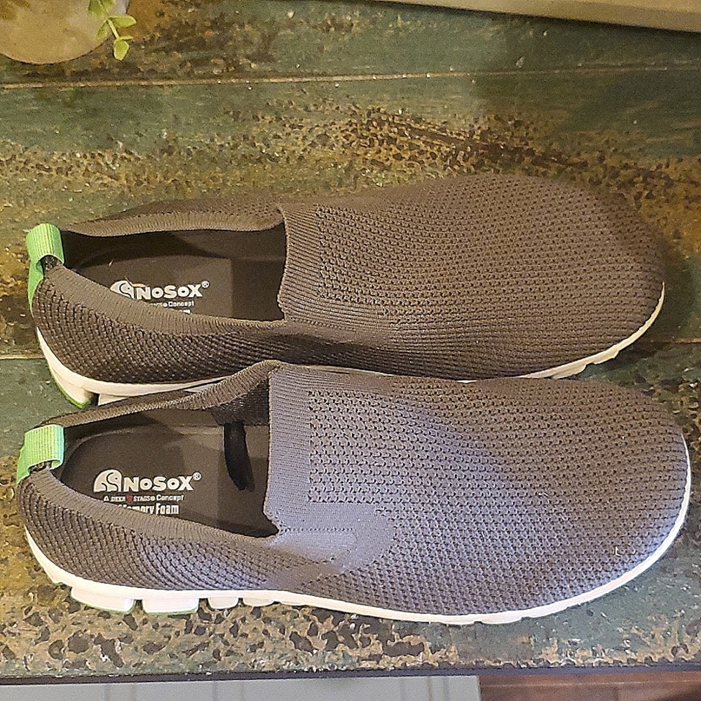 Boy's Size 5 NoSox with Memory Foam shoes